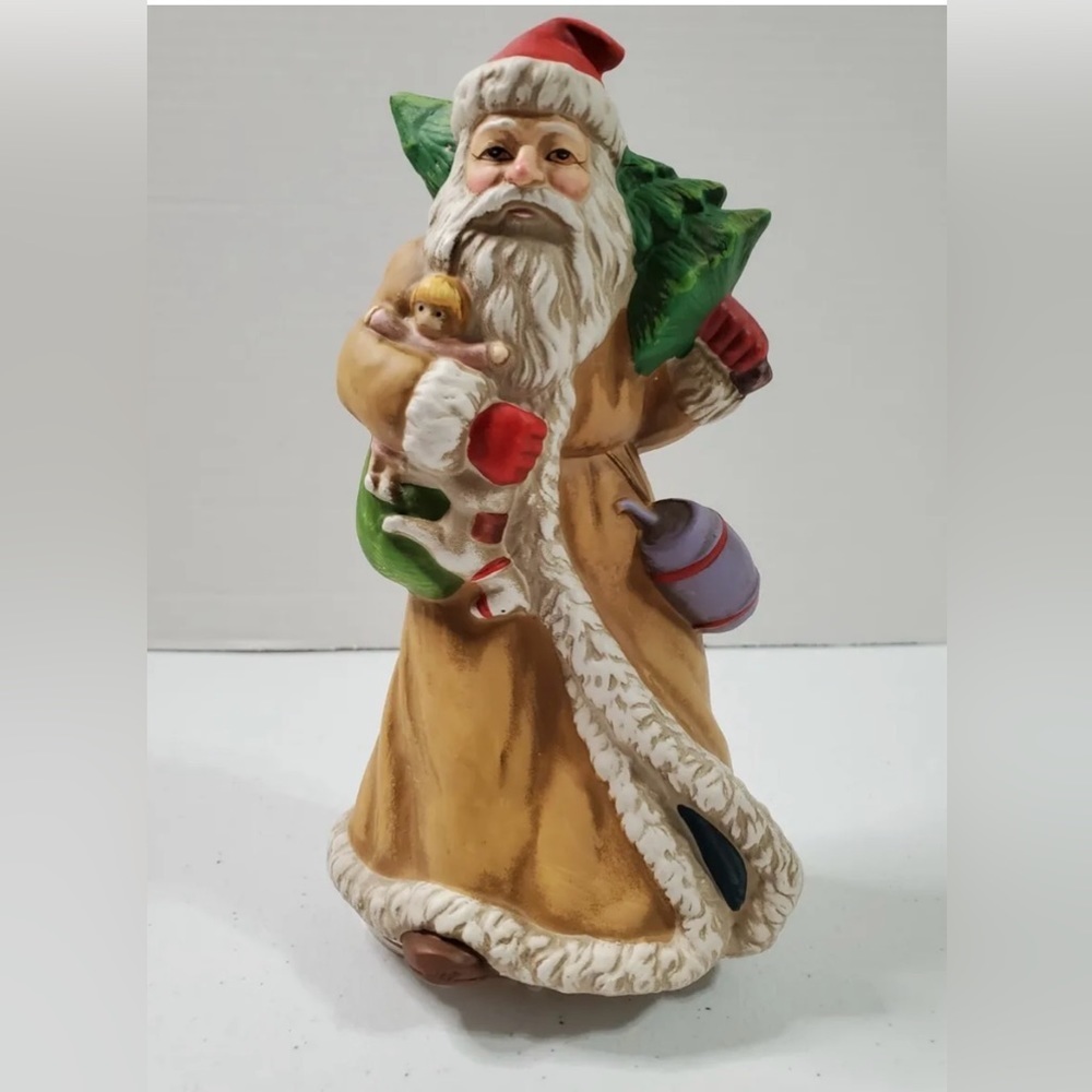 Lefton spinning Victorian Santa with music